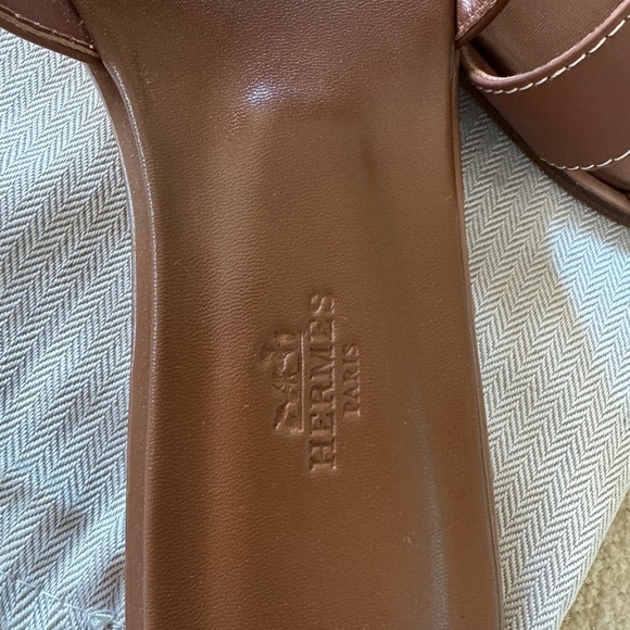 New - Iconic Slide Sandals - Picture 3 of 6